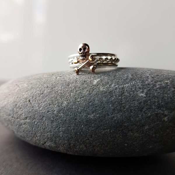 cross_bones_stacking_rings