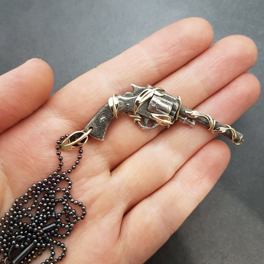 relic_pendant_golden_vine