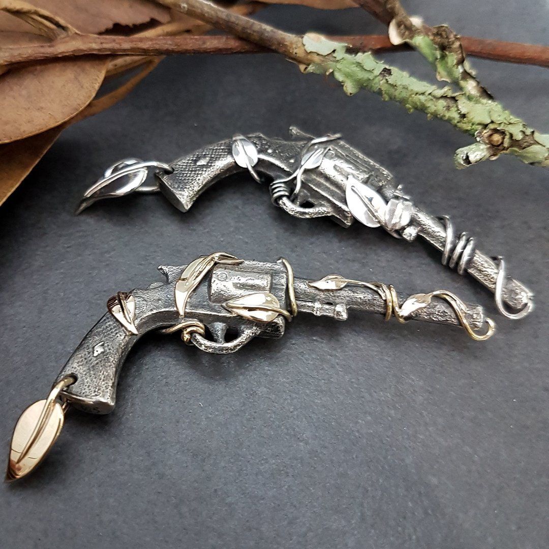 relic_pendant_golden_vine