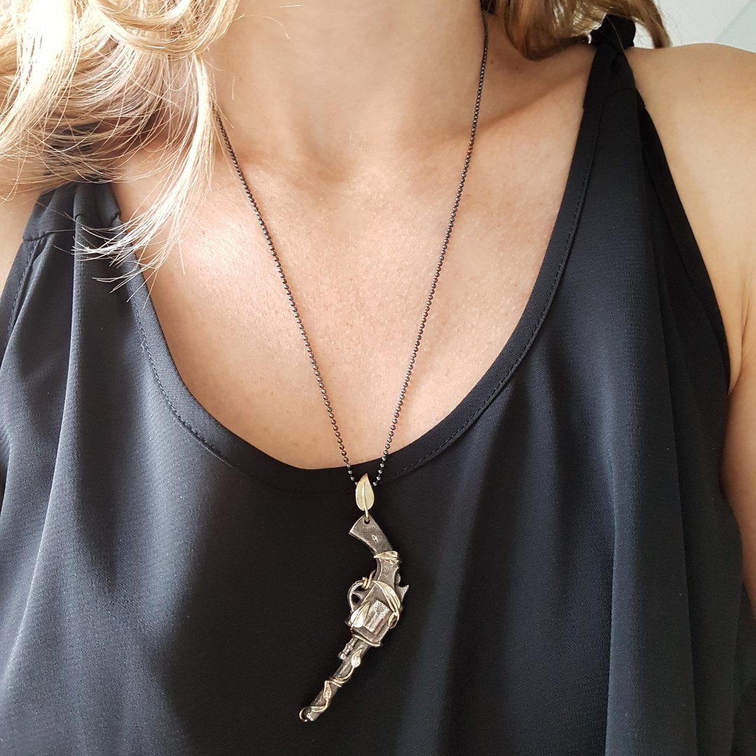 relic_pendant_golden_vine