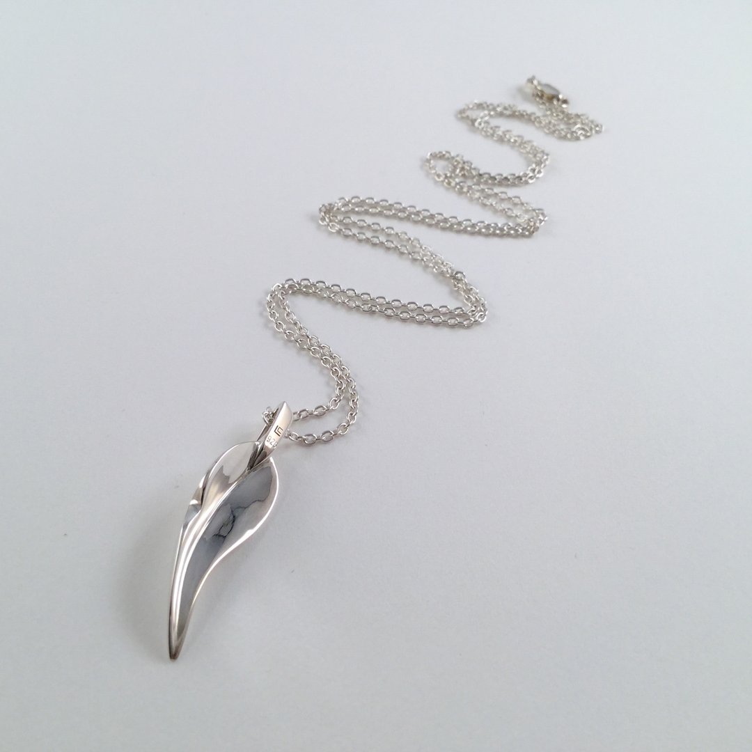 SILVER LEAF PENDANT