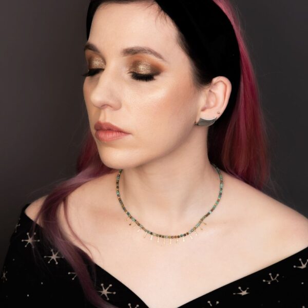 traveler-earring-artifact-turq-neck-model-juju-gems-jewellery-1