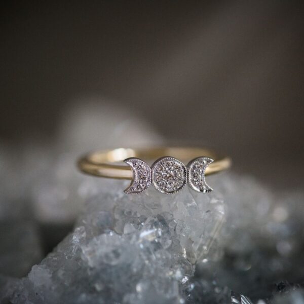Goddess diamond set ring