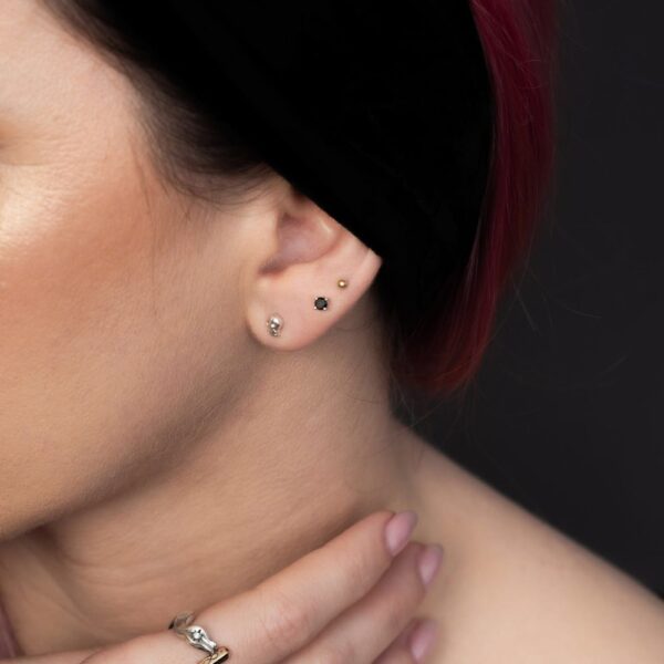 black diamond stud earrings