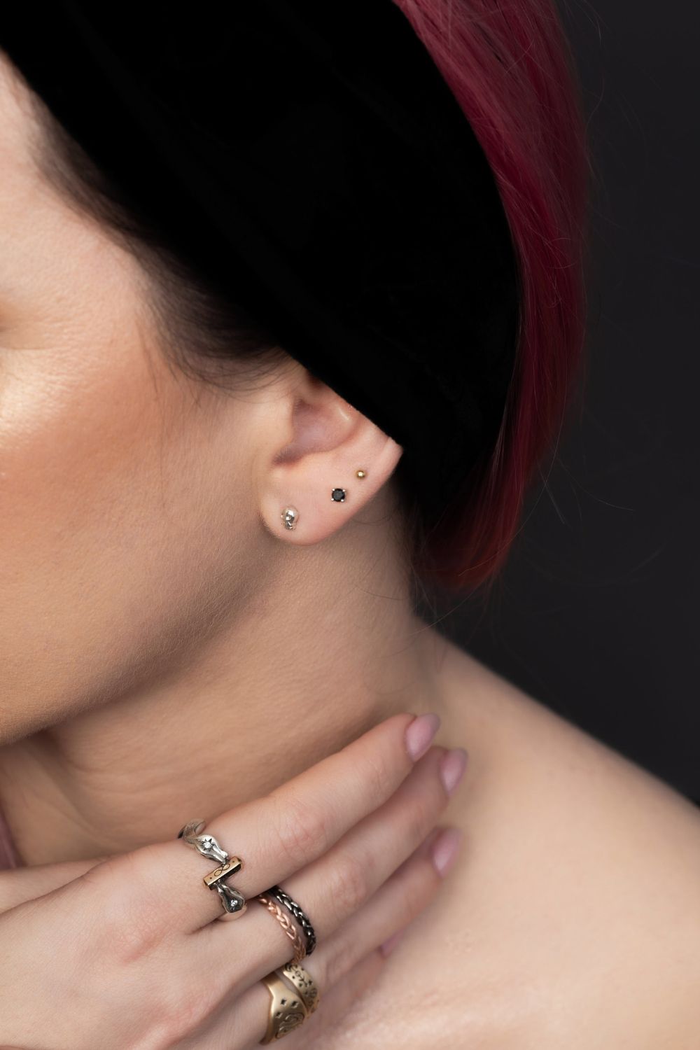 black diamond stud earrings