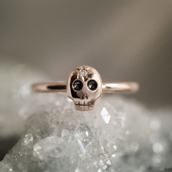 hunter skull head rose gold and diamond