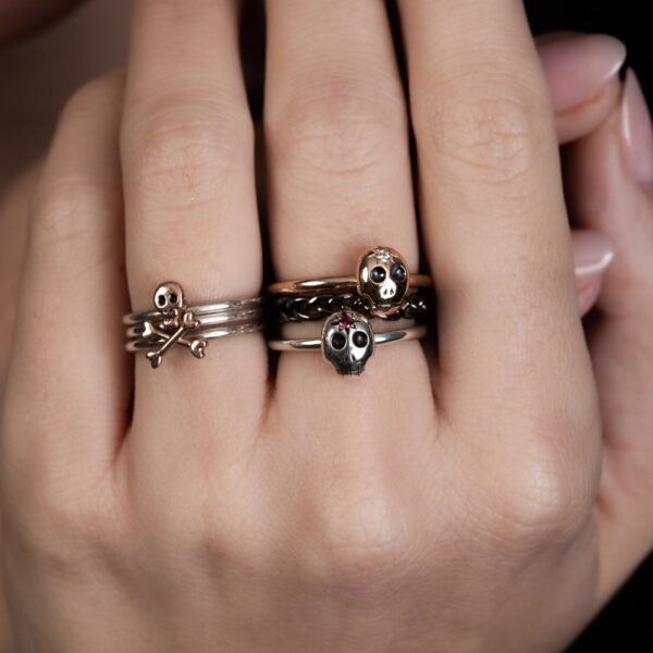 skull-rings-model-juju-gems-jewellery