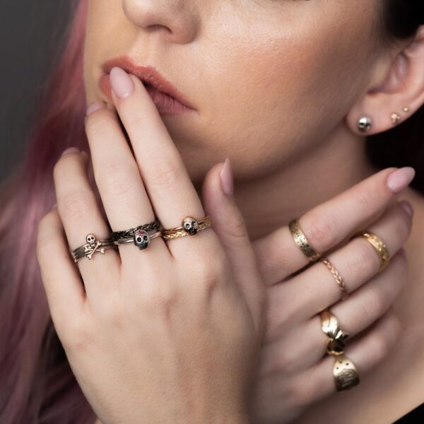 skull-rings-model-juju-gems-jewellery-1
