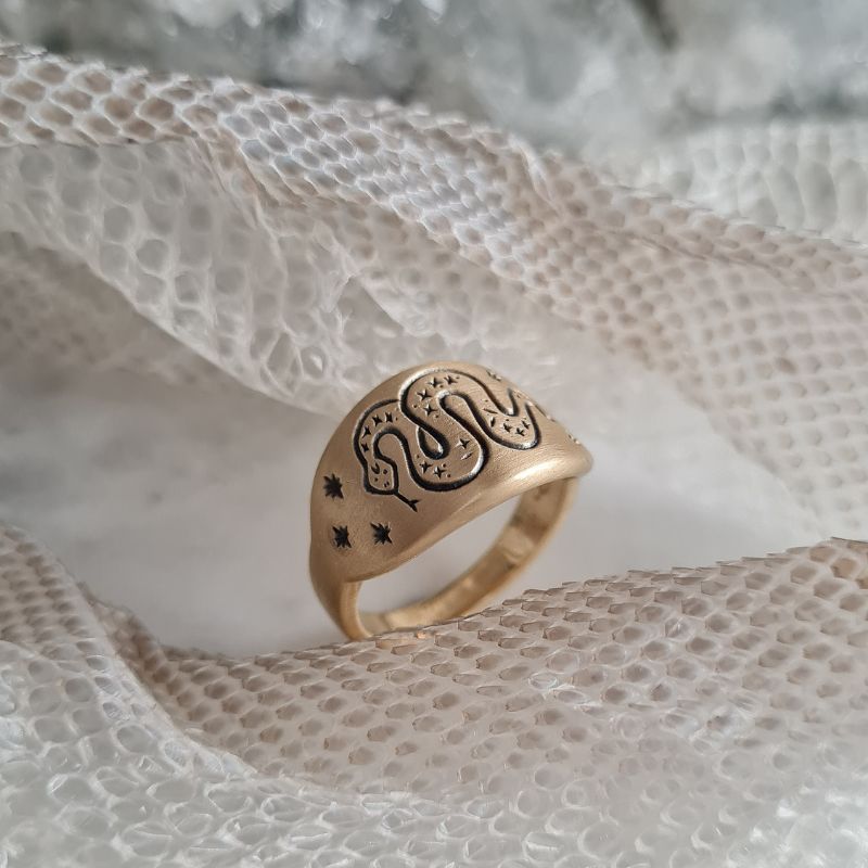 Snake art ring yellow gold