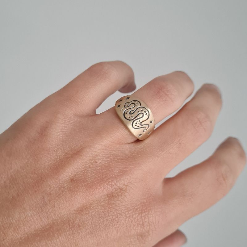 Snake art ring yellow gold