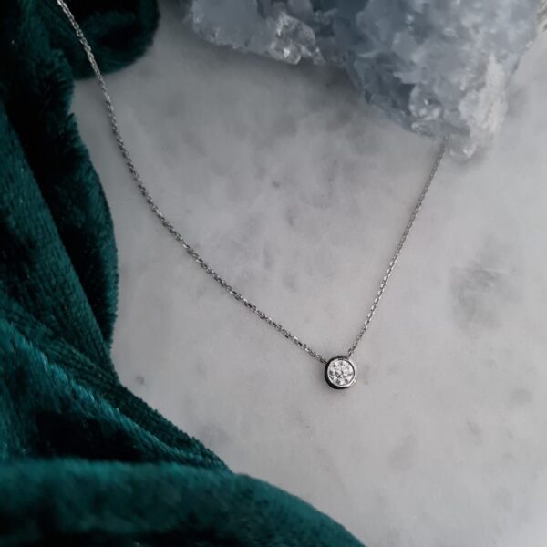 Diamond sliding pendant white gold