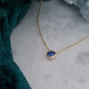 Sapphire sliding pendant yellow gold