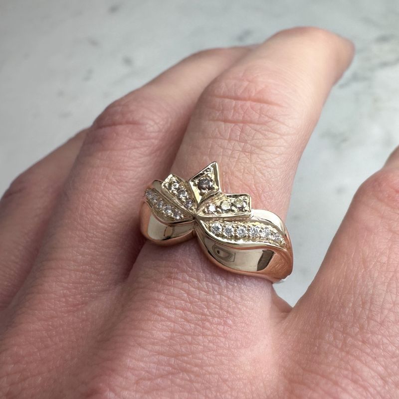 Baby Lotus - Yellow Gold Diamond Set - Image 3
