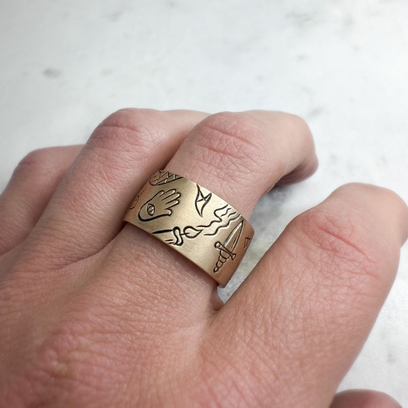 Voodoo Band - Yellow Gold, Satin finish with Patina - Image 5