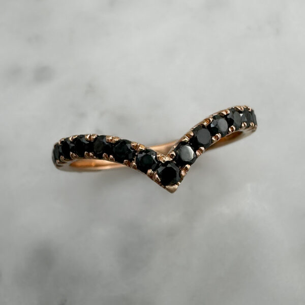 rose gold V shape ring with black diamonds